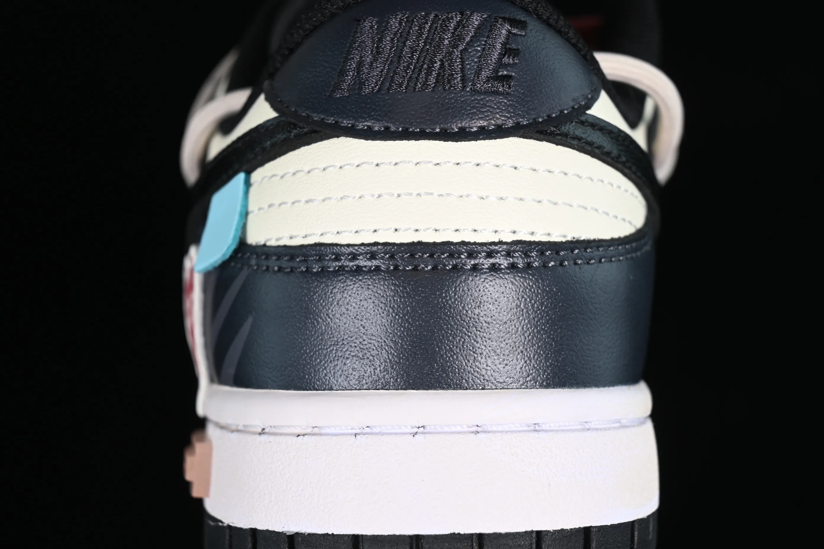 All Categories Nk SB Dunk Series Nk SB Dunk Low Low-top sneakers Customized large box Nk Dunk Low Panda Prank-Psychedelic Love SB strap low-top casual sneakers CW1590-100